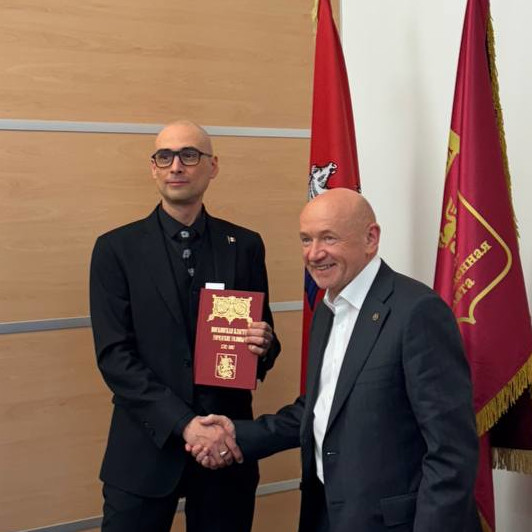 Eduardo Villegas Megías (@evillegasme) on Twitter photo Platiqué con Vladímir Platónov, presidente de la Cámara de comercio de la ciudad de Moscú sobre alternativas para aumentar el comercio bilateral. Platiqué con Vladímir Platónov, presidente de la Cámara de comercio de la ciudad de Moscú sobre alternativas para aumentar el comercio bilateral.