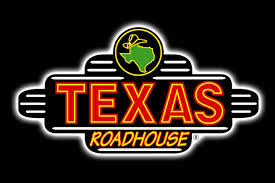 Unclestocknotes's tweet photo. Texas Roadhouse #TXRH 2024 財報分析

這一直都是大叔最愛的公司，德州路邊攤。整體來說營運表現強勁而且一樣大叔最愛看到的穩健自由現金流、股息成長跟回購計畫。雖然通膨可能影響毛利率，但公司透過可以價格調整與規模擴張來緩解影響。非常適合尋求長期成長與穩定股息的投資者​，我把這公司跟ISRG 放在我退休帳戶，都不太需要理他們。

1. 財報亮點
總營收：$53.73 億美元（年增 16.0%）
淨利潤：$4.34 億美元（年增 42.2%）
每股盈餘（EPS）：$6.47（年增 42.5%）

同店銷售成長：
企業餐廳：+8.5%
加盟餐廳：+7.4%
餐廳毛利：$9.16 億美元（年增 29.4%），毛利率提升至 17.1%（前一年 15.4%）

現金流：
營運現金流：$7.54 億美元（年增 33.4%）
資本支出：$3.54 億美元
自由現金流：$4.00 億美元

股東回報：
股息增加 11% 至 每股 $0.68（2025 年 4 月支付）
股票回購計畫 擴大至 $5 億美元

2. 2025 年展望
同店銷售增長目標：持續增長（受 2024 年價格調整影響）
計畫調漲菜單價格：2025 年 4 月預計上調 1.4%

成本壓力：
商品成本通膨預估：3%-4%
工資與人力成本通膨：4%-5%

新增門店：
2024 年新開 31 家企業店 & 14 家加盟店
2025 年將開設 第 800 家門店

3. 估值分析
本益比（P/E）：~22 倍（基於 2024 年每股盈餘 $6.47）
股息殖利率：~2.2%（基於股息 $2.72/年）
自由現金流收益率（FCF Yield）：~4.0%
折現現金流（DCF）估值：$140-$150（與當前股價相比，仍有 10-15% 上行空間）

4. 展望
✅ 業績穩健增長：同店銷售持續上升，餐廳毛利率提升
✅ 資本配置良好：穩定股息成長 & 大規模股票回購
✅ 現金流充沛：自由現金流強勁

#德州路邊攤
