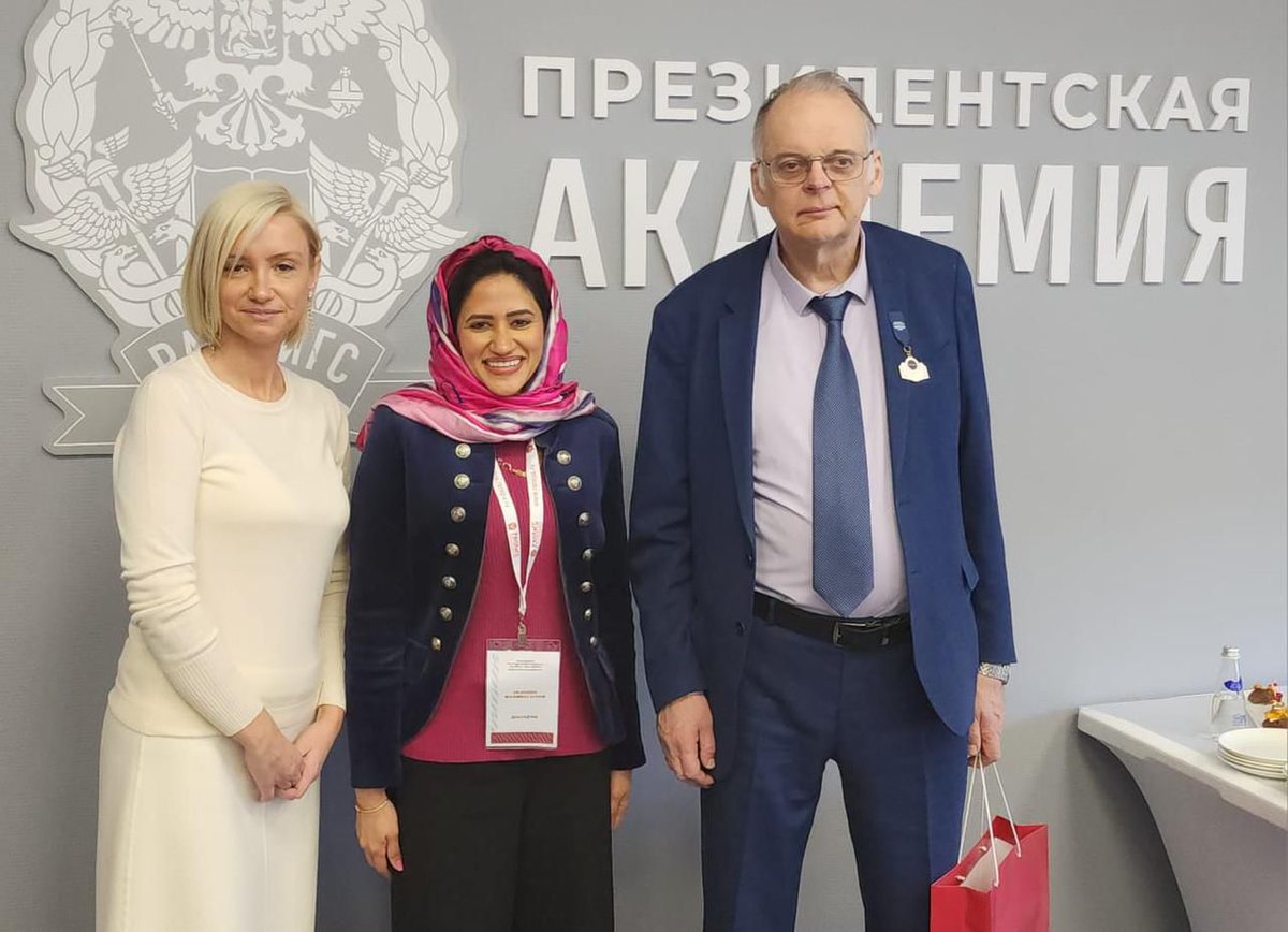 بحضور 200 شخصية…سعودية متحدثة تجذب الأنظار في مؤتمر دولي بموسكو

في إطار أهدافها الاستراتيجية لتنمية الشراكات الدولية، شاركت جامعة الأعمال والتكنولوجيا( السعودية) في المؤتمر الدولي للعلوم والممارسة حول “عهد البريكس: الآفاق الجديدة في الإدارة الدولية”، الذي أُقيم في الأكاديمية