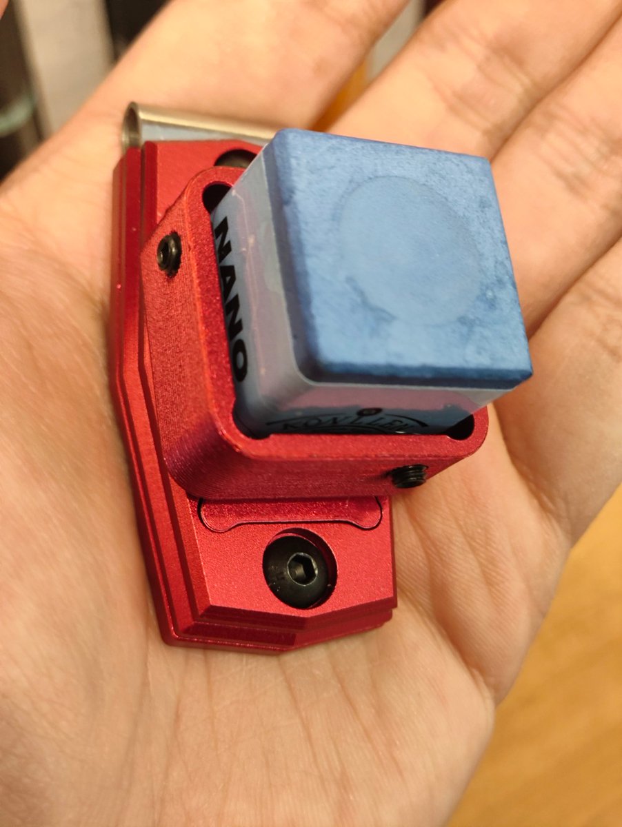 KonllenJ86968's tweet image. KONLLEN の金属製マグネット式プールキューチョークホルダーは、マットな質感が特徴で、締め付け具合を調節するネジが付いているので、ビリヤードチョークに安心感を与えます。
#konllen#poolcuechalkholder#billiardchalkholder