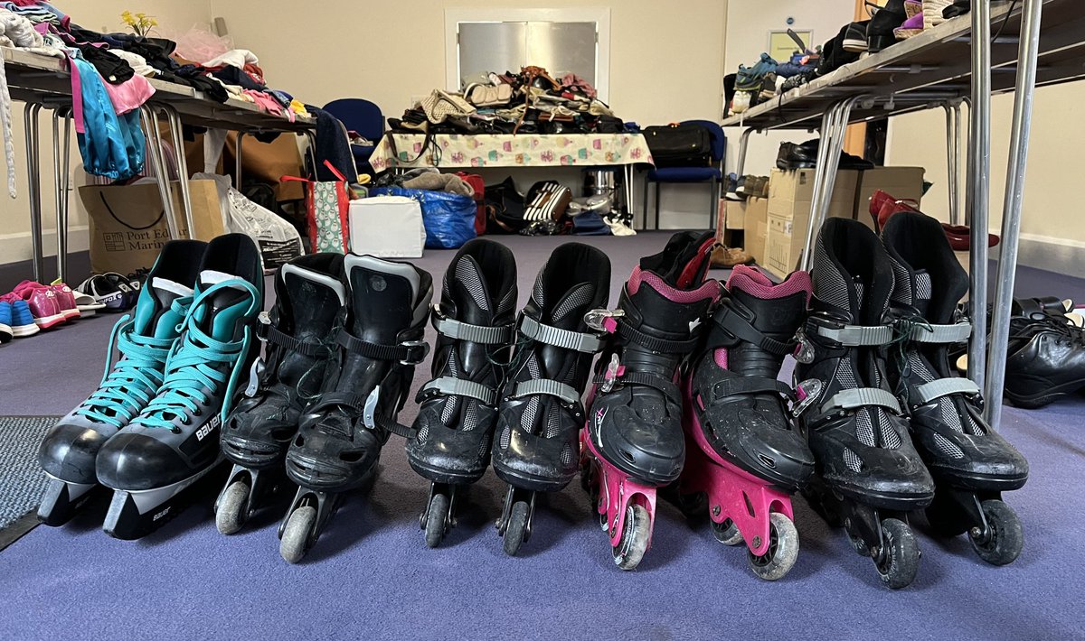 cramondkirk1's tweet photo. Get your skates on & come along to #JumbleSale @cramondhalls this Saturday! 11am-1pm #bargains #clothes #childrensclothes #toys #books #linens #vinyl #CDs #bricabrac #baking #shoes #bags https://t.co/hTc4L3U1dy