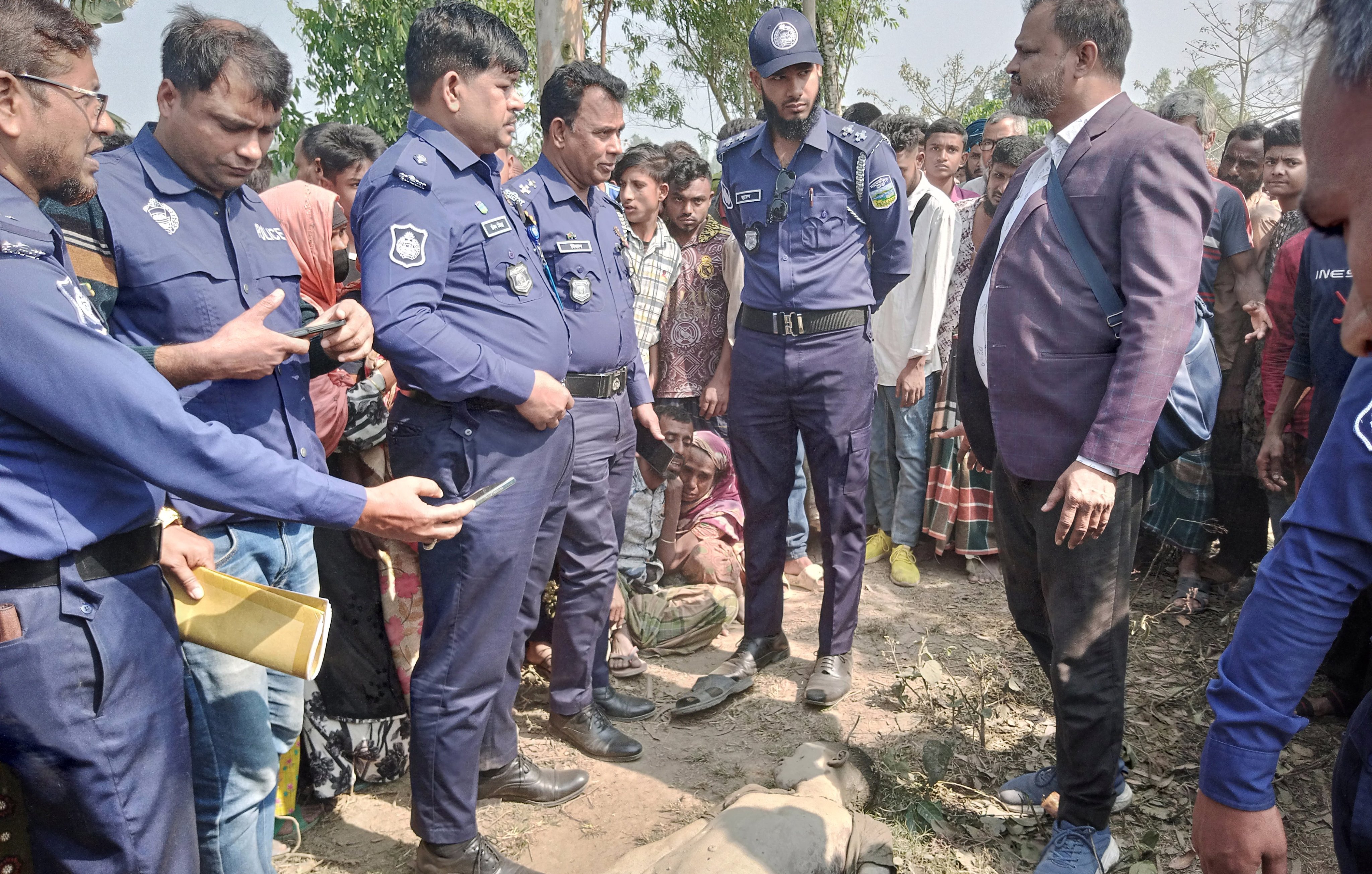 নানার সাথে ওরশ শরীফে গিয়ে রাতে নিখোঁজ: সকালে ধানক্ষেতে মিলল লাশ
