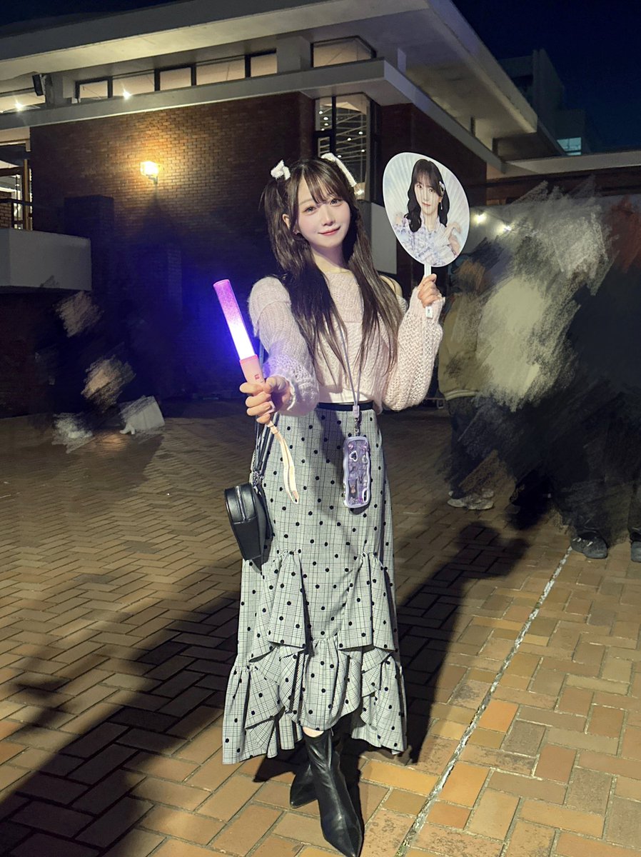 早い物勝ち！大谷映美里着用LIP SERVICEツイードリボンオフショルトップス 大谷映美里着用 LIP SERVICE ツイードリボンオフショルトップス