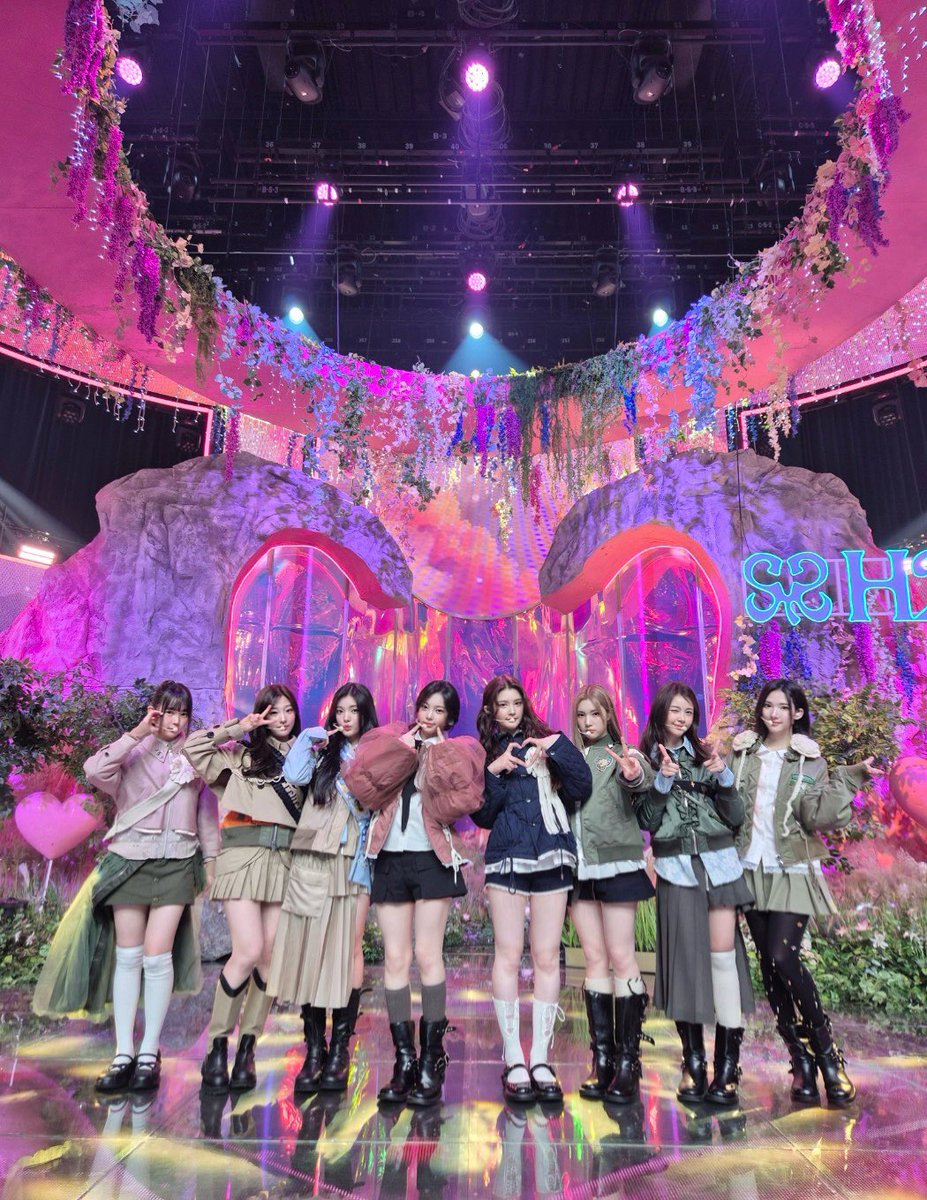 The Chase 첫방💞

#Hearts2Hearts #하츠투하츠 #H2H 
#TheChase #Hearts2Hearts_TheChase  
#엠카운트다운 #MCOUNTDOWN