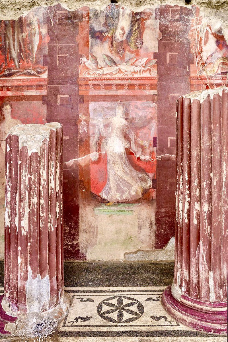 mamboitaliano__'s tweet image. 🚨 Pompeian Red!

Pompeii, Campania - Italy 🇮🇹 continues to unveil buried treasures of the Roman Empire

A new, astonishing archaeological discovery related to the cult of Dionysus

A Thread 🧵