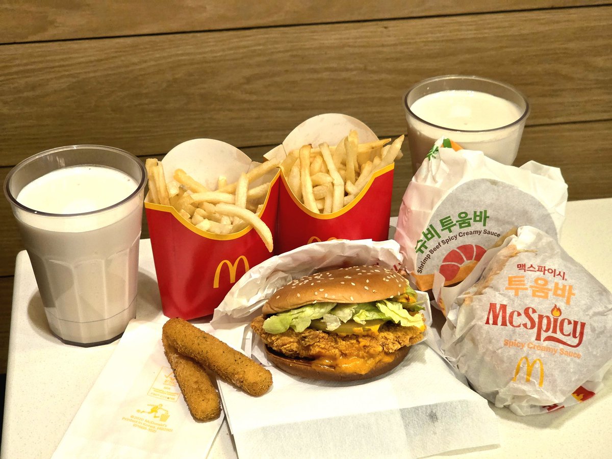 이 맛을 누가 이기냐구요? 여기요🙋‍♀️ 더 매콤한 맥스파이시 상하이 투움바버거요💪. #맥도날드 #맥스파이시상하이투움바 #슈비투움바  #투움바 #SHINee #MINHO #민호 #밍도날드