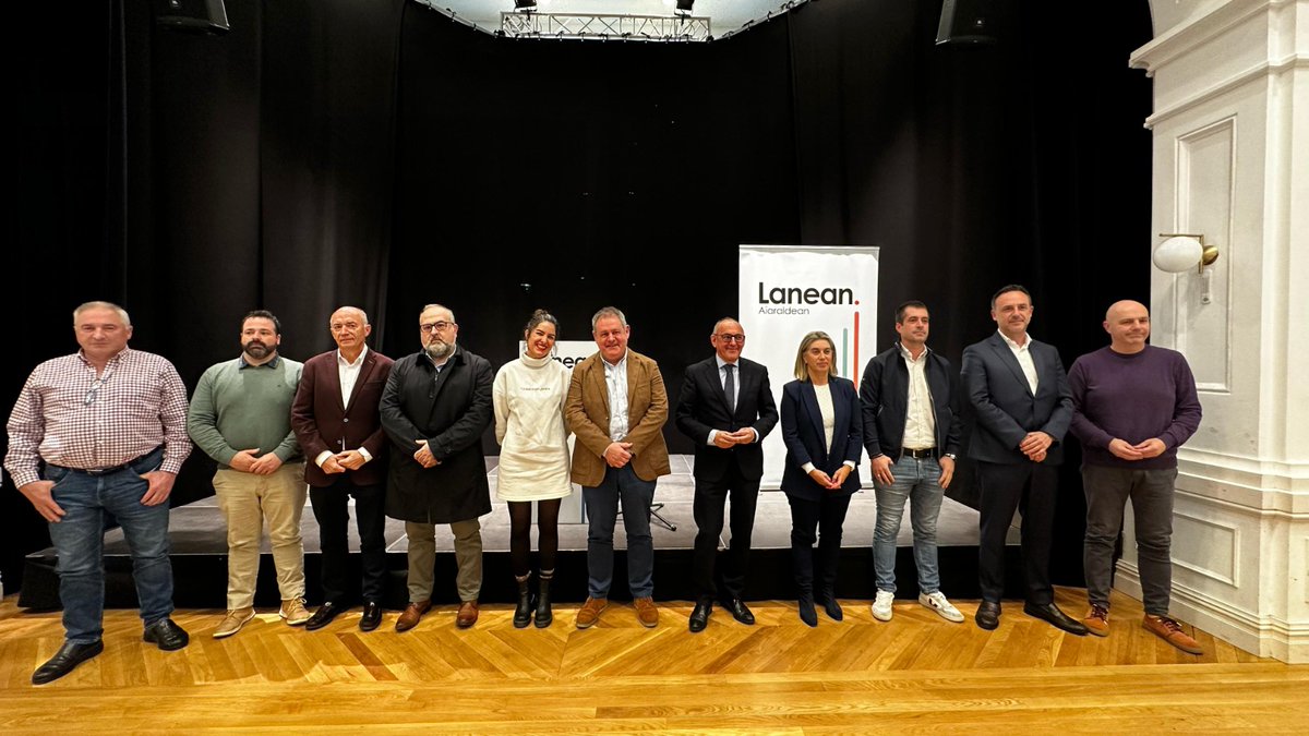 Aiaraldea Lanean Federazioaren aurkezpena izan da gaur. Federazio berri honek eskualdean inbertsioa erakartzeko eta lanpostuak sortzeko tresna izan nahi du. 
Aiaraldean duintasunez bizi nahi dugulako.