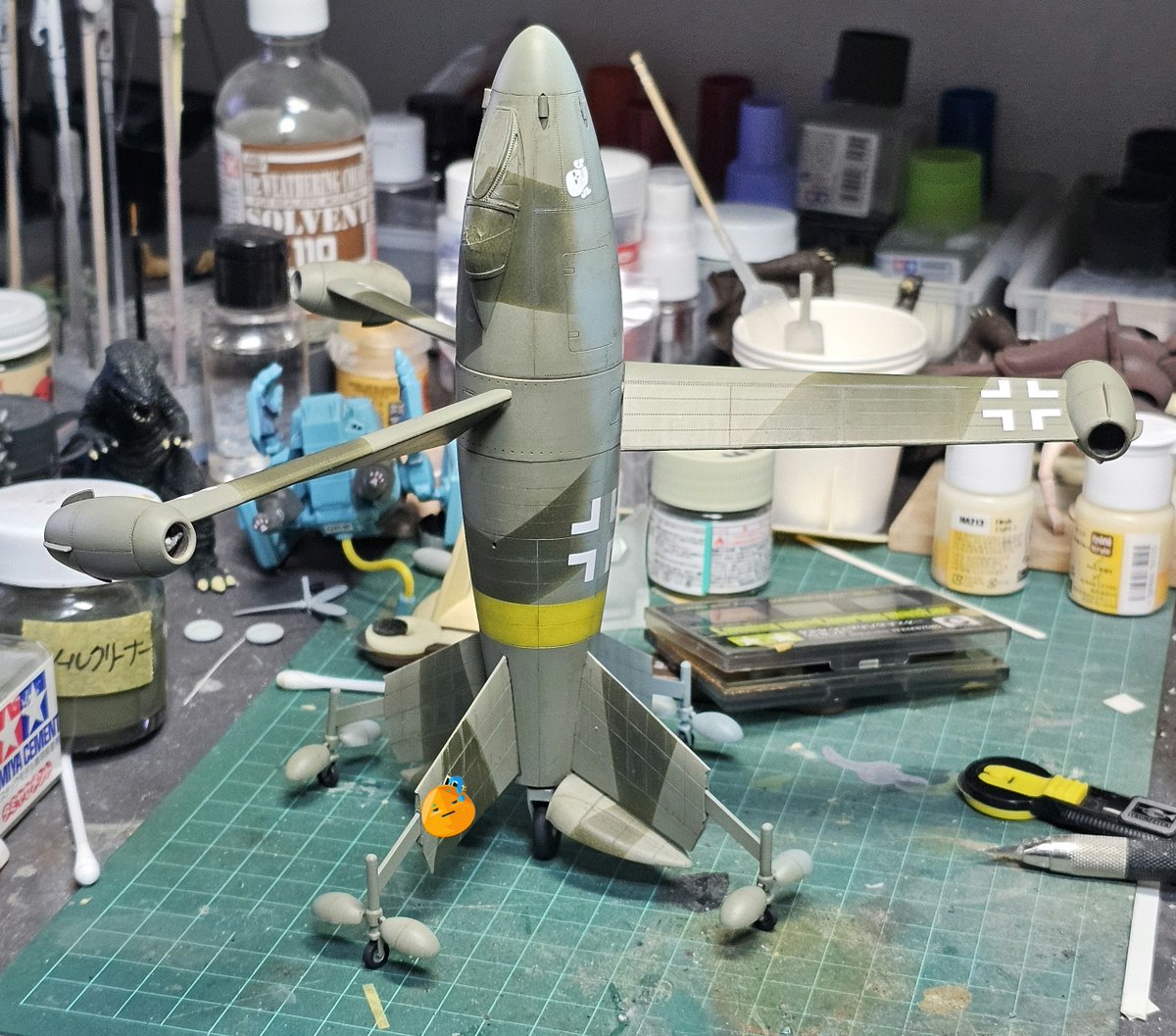 runchickens_3's tweet image. 超久しぶりに気持ち良くデカール貼れた♪
例のマークが付いてないので手持ちを物色してツクダの残りものをチョイス。
#AmusingHobby
#FW_Triebflugel
#独逸超兵器