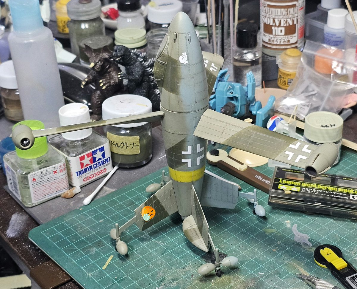 runchickens_3's tweet image. 超久しぶりに気持ち良くデカール貼れた♪
例のマークが付いてないので手持ちを物色してツクダの残りものをチョイス。
#AmusingHobby
#FW_Triebflugel
#独逸超兵器