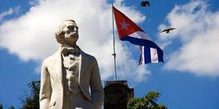 El 27 de febrero de 1874 cae en desigual combate en San Lorenzo, en plena Sierra Maestra, Carlos Manuel de Céspedes, el insigne cubano que en el ingenio Demajagua inicia la Guerra de los Diez Años el 10 de Octubre de 1868.