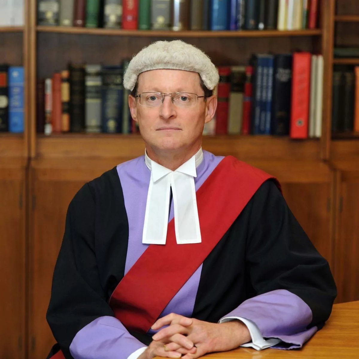UnityNewsNet's tweet image. This is 'Judge' Steven Everrett.

He has just said violent Labour THUG Mike Amesbury should face no prison time.

Meanwhile he sent a 53 year old woman to prison for 15 months last summer, her crime? 

A throwaway remark on Facebook.

This is BRITISH JUSTICE.