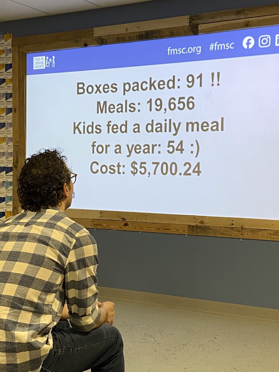 mrsflessner's tweet image. Our first SR Night of Service was a hit! Over 90 students, families and staff members came together to package meals for people in need! Way to go Super Stars! ⭐️ #elevate203
