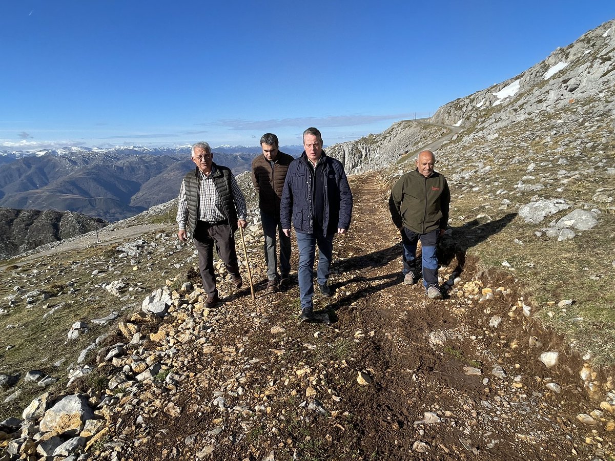 MRuralAsturias's tweet photo. ⚠️ @MRuralAsturias invierte 96.000 euros en el área de El Llosalín, en #RiberaDeArriba, y los accesos a los montes de utilidad pública de #Quirós y #Riosa.
ℹ️ Amplía la información aquí 👇🏼
https://t.co/veivk9NlN2
#MedioRuralYPolíticaAgraria @GobAsturias https://t.co/Z6QjMu2Byl