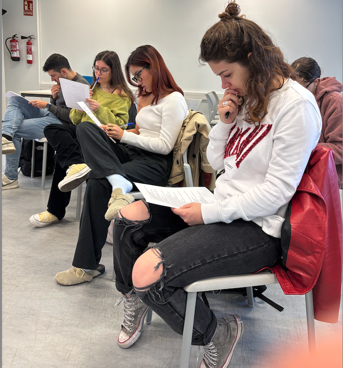 anestesiavalen's tweet image. #MedicalSimulation #MedStudents #Anesthesiology #CriticalCare #HipFractures   New teaching innovation project . Keep on teaching, learning and having a great time with our @medicina_uv students at CESIS (Simulation Center) @UV_EG @anestesiavalen @Cot_clinico @GVAclinic #SomClinic