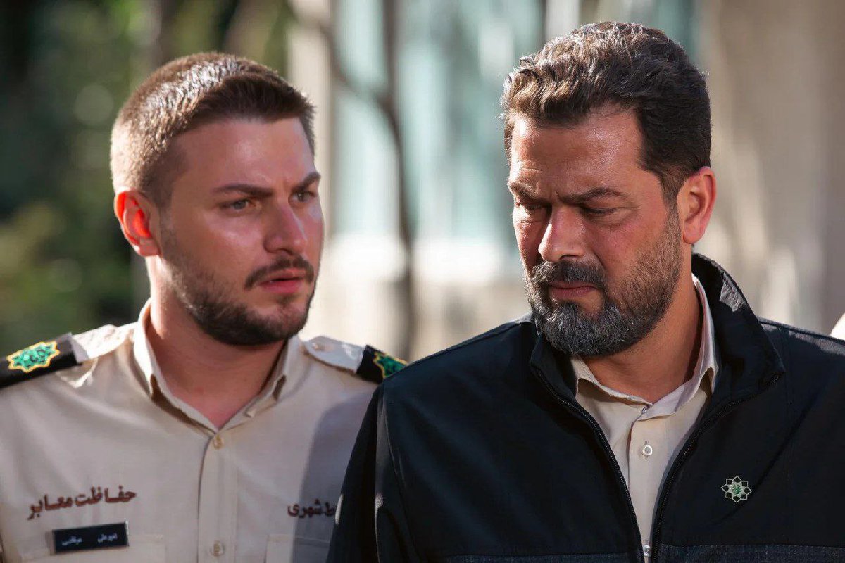 سریال جدید داراحیایی به همراه پژمان بازغی به زودی😎🎬
سریال #یک_سه‌_هفت #داراحیایی #پژمان_بازغی