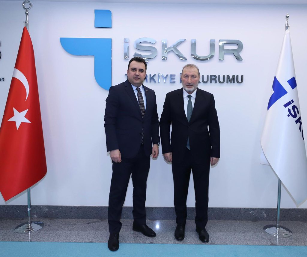 Genel Başkanımız Ömer Yılmaz, 26 Şubat 2025 tarihinde İşkur Genel Müdürü Samet Güneş’i makamında ziyaret etti. 

Çalışma hayatı gündemine ve işgücü piyasasına yönelik görüş alışverişinde bulunuldu.

Genel Müdürümüze göstermiş olduğu misafirperverliğinden dolayı teşekkür ederiz.