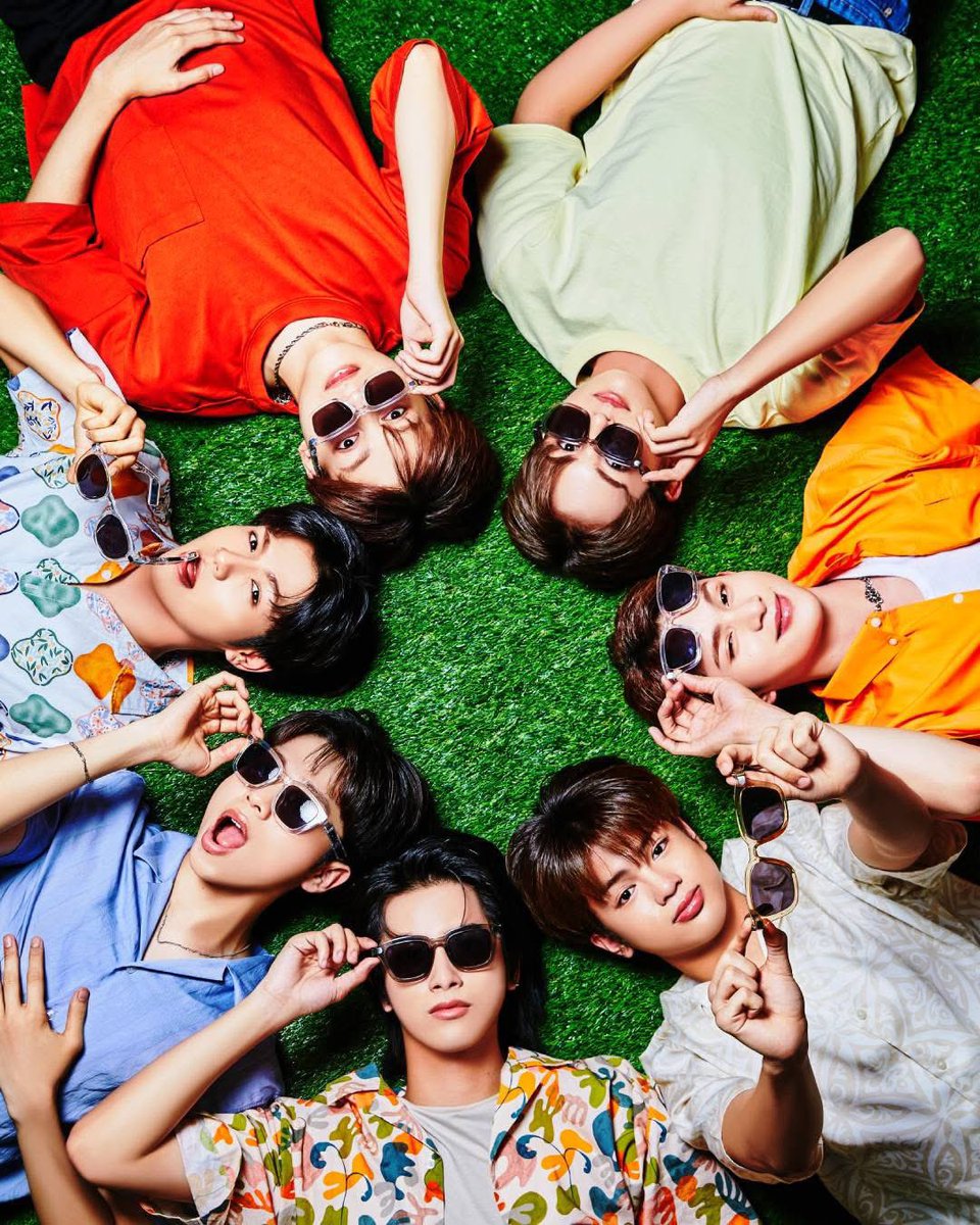 “Shades on, tunes up! Who's ready for the summer vibe with our boys? 🙌😎🎶”

STRONGER TOGETHER WITH  HORI7ON

<a href="/JBLPH/">JBL Philippines</a> <a href="/HORI7ONofficial/">HORI7ONofficial</a> 
#Hori7on_StrongAndBold
#HORI7ON #호라이즌
