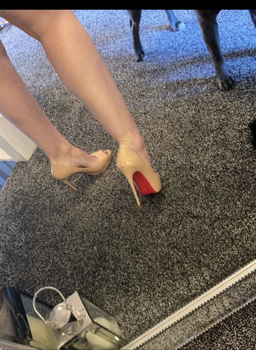 queengracexo's tweet photo. My husband bought me some louboutin heels.. 
These money pigs should be called stingy pigs because they are not dropping their money like they promised too.. shocking behaviour https://t.co/knhTvH2Iy0