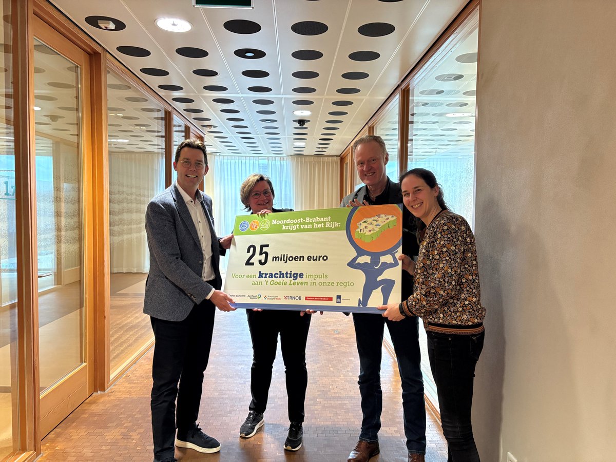 🚀Na het fantastische nieuws over de toekenning van 25 miljoen voor een nieuwe #regiodealnob kwamen dealmakers Aniek van Dormont en <a href="/TonWeekers/">Ton Weekers</a> voor een startgesprek naar #NoordoostBrabant. Regio en Rijk werken nu samen toe naar een definitieve deal in het najaar. #elkeregiotelt