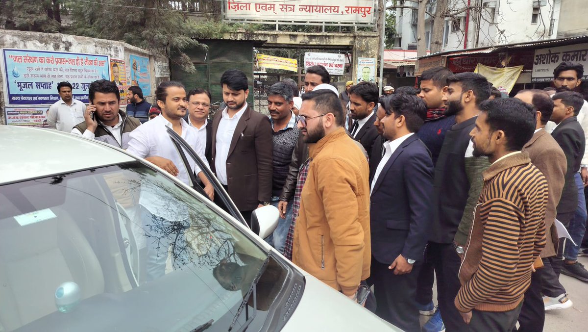 rajeevbknews's tweet photo. हरदोई जेल से रिहाई के बाद आज रामपुर कोर्ट पहुँचे अब्दुल्ला आज़म मीडिया से रही दूरी ।@azamkhan @samajwadiparty @yadavakhilesh @AbdullahAzamMLA https://t.co/XndWi6XlhB