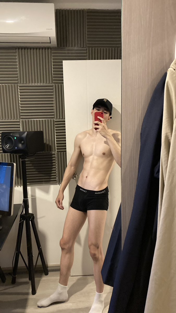 BomBieMann's tweet photo. แบ้งค์!!! กูหล่ออยู่เบาะ 🤭 https://t.co/5GymZAFFST