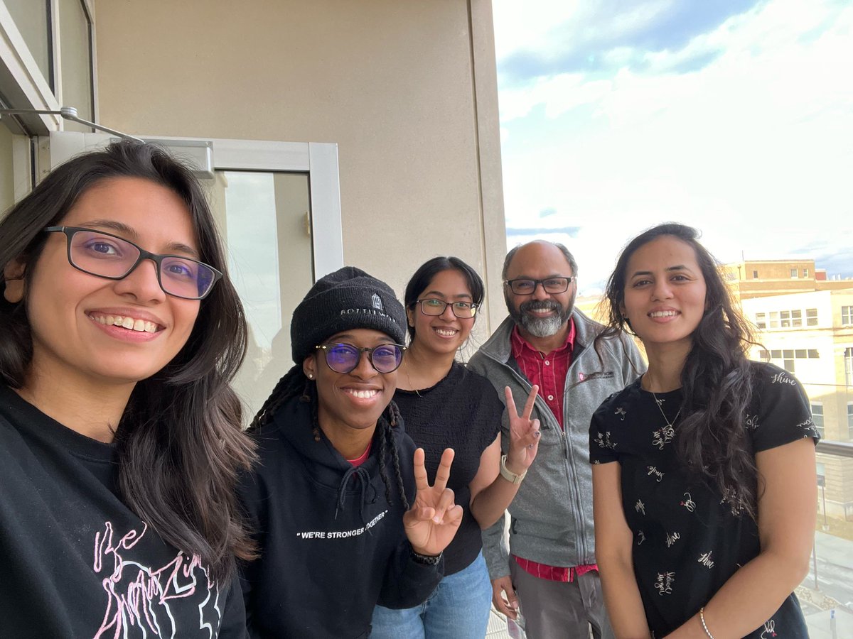 LabPadhu's tweet image. Time for some celebrations. Yesterday we celebrated Anusha&apos;s @AnushaShvshnkr birthday in the lab. Anusha also received the news about the ARVO travel award to travel to Utah for the 2025 Annual Meeting. Thanks @ARVOinfo.