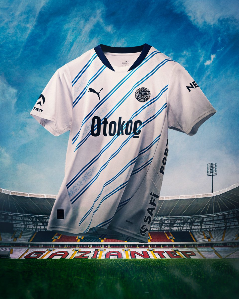 Bugün beyaz forma, lacivert şort ve beyaz konç ile sahadayız. 

#GFKvFB #ZTK