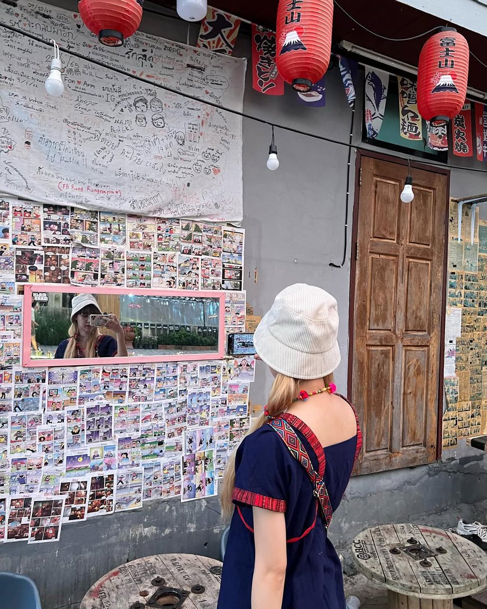 ㅤㅤㅤ
           A 𝑚𝑜𝑚𝑒𝑛𝑡 of 𝐮𝐫𝐛𝐚𝐧 appreciation.
           The   city's   charm,   distilled  in
           this  snapshot  by  a  captivating
           shop.  ⋆˚✿˖ ° 𐙚 ₊ ⊹  ♡ 
ㅤ