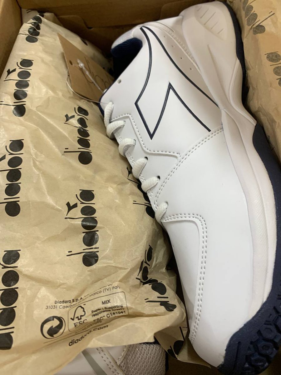 fridayfor_u's tweet photo. wts want to sell sepatu diadora putih biru 350k from 700k

Size 43 onlyyy

split payment ya. pelunasan by shopee!

tags jual beli wts wtb sepatu diadora skechers adidas murah original https://t.co/crergdrqLe