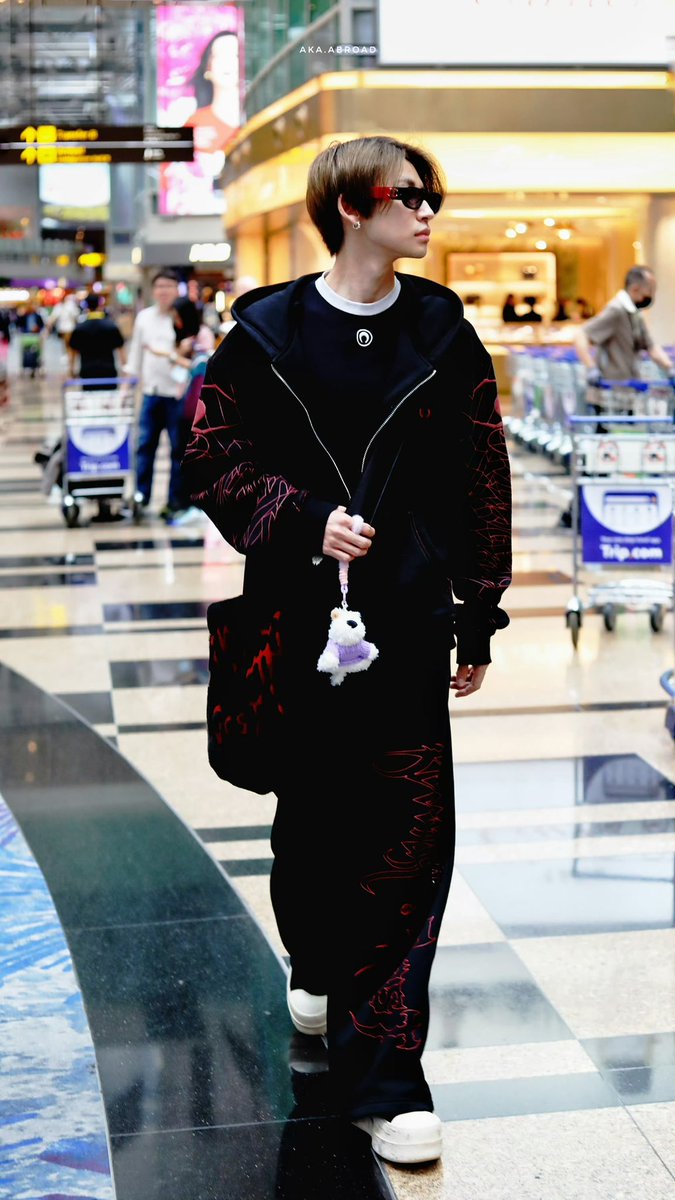 99WLK's tweet image. 25.02.27 🛬

back in china 

#xiaogui #wanglinkai #小鬼 #王琳凯