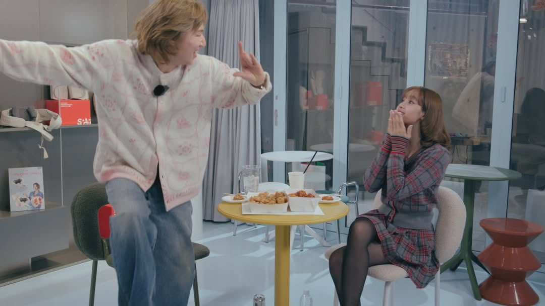 LaliceUpdates's tweet photo. zip____ds IG update:

“LALISA LOVE ME
Global star Lisa is coming to ZIP DAESUNG!

As soon as she arrived in Korea, what was the first food that Lisa, the "Thai-Korean," looked for?

And... is it true that Lisa has some military stories to share?

Plus, CEO Lisa opens up about the struggles of being a company representative!

Daesung x Lisa-this combination?! YG Family chemistry is about to explode!

Join us this Friday at 6 PM on ZIP DAESUNG!”

🔗 https://t.co/ejylSjEcyP