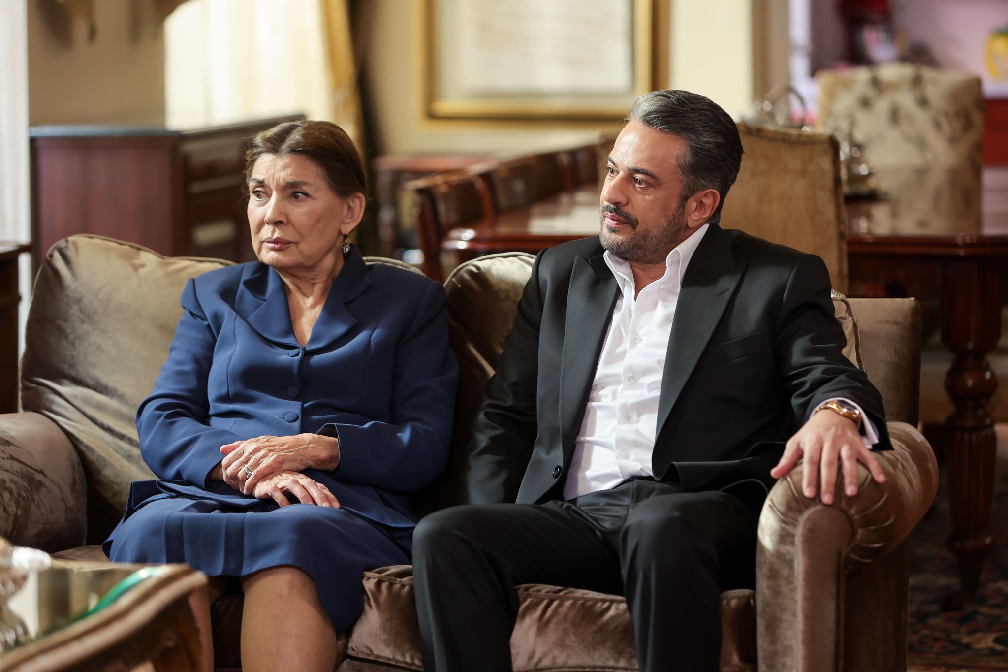 GkyLCqwWAAAP-7j?format=jpg&name=large