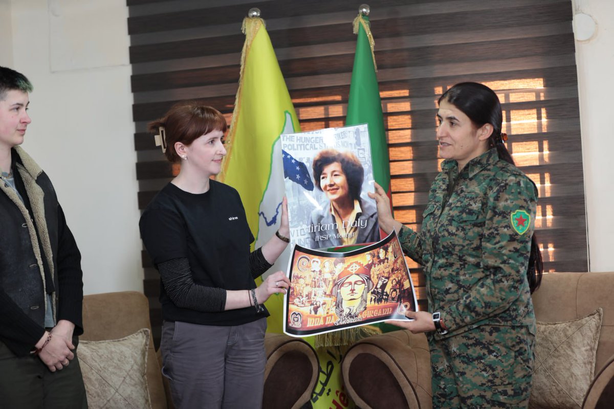 Kadın Aktivistler ve Gazetecilerden Oluşan Bir Heyet YPJ'yi Ziyaret Etti
t.me/YpjEnformasyon…