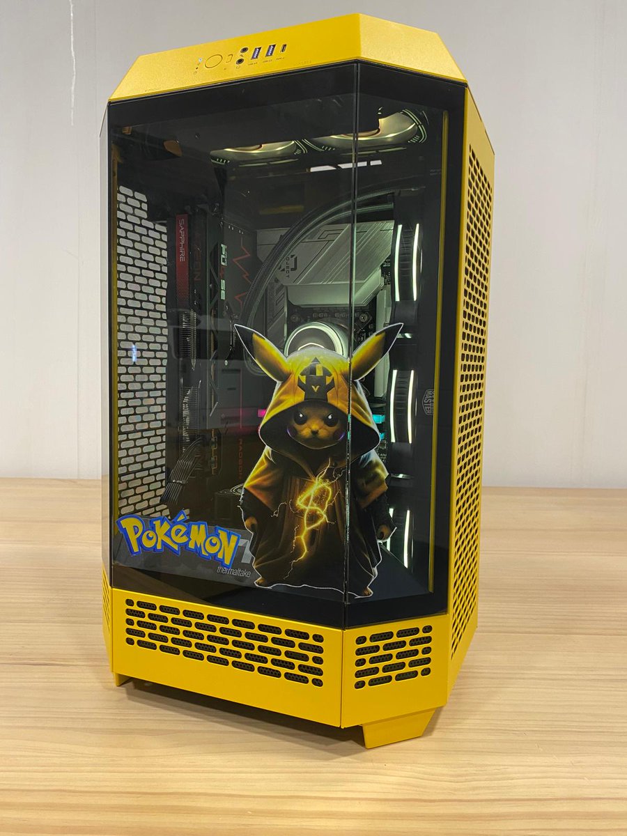 ✨ Nuestro cliente friki del gaming ha llevado su setup al siguiente nivel con esta increíble personalización para el Día de Pokémon. ⚡

¿Qué te parece esta versión especial? ¡Déjanos tu opinión en los comentarios, frikis del hardware! 👇

#PCGaming #DíaDePokémon #PokemonDay