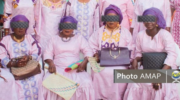 L_ESSOR's tweet image. #Uniforme des femmes et mariage : Une #convenance devenue excessive

La coutume prisée des Bamakoises, celle de s’habiller d’une tenue unique lors des cérémonies de mariage, est en train de prendre un autre virage, causant angoisse chez les adeptes et devenant source de tension