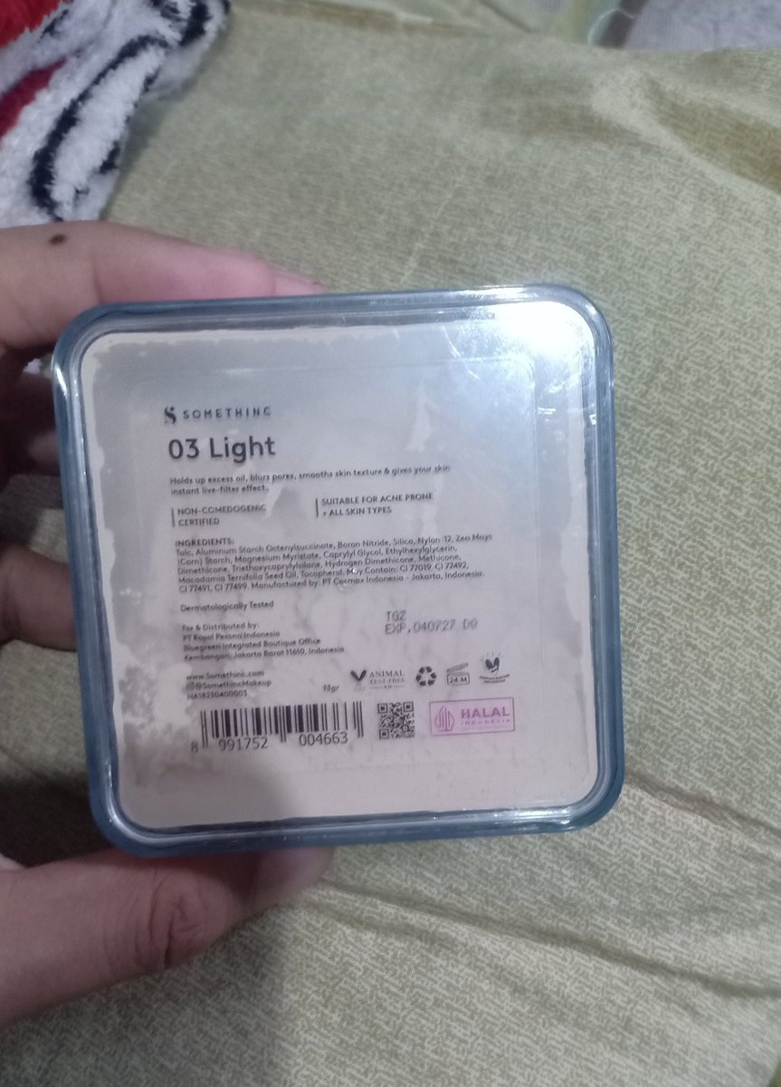 bulletproofshi's tweet photo. @privagte kakk ini sumpah, mau preloved ini. loose powder somethinc gapernah salah, nempel banget terus blurring. tapi di aku malah keputihan😭
💸ayoo guys 80k ajaa https://t.co/foNF4ZGPrv