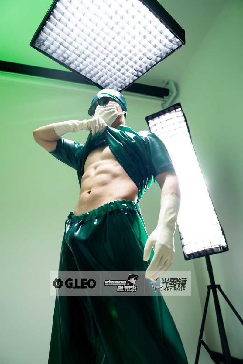 LightPriSM2023's tweet photo. 乳胶医生给你做手术

📷@LightPriSM2023 
Sponsored by @GLEOLatex https://t.co/9TzwbFwT0L