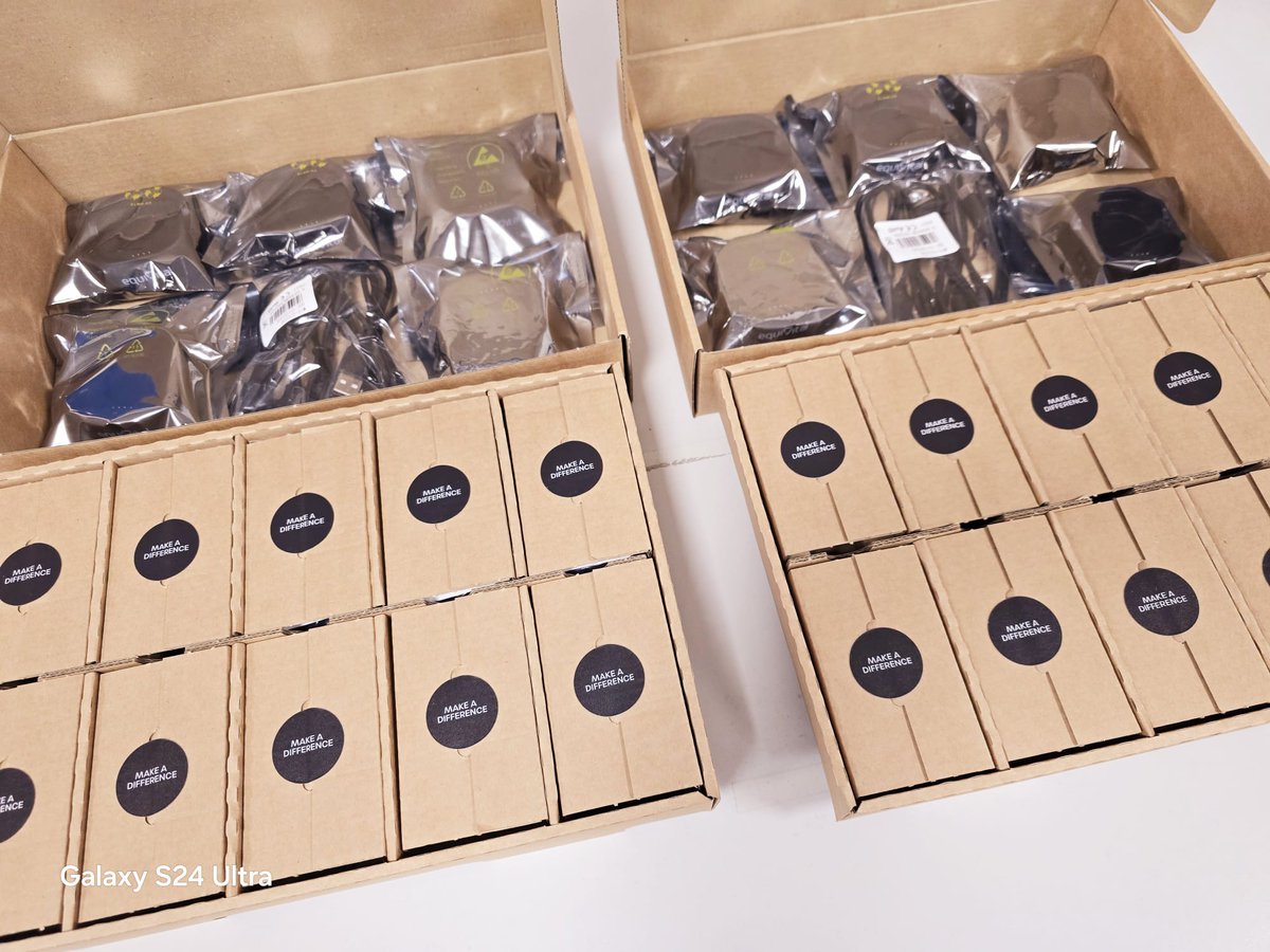 Equivital's tweet photo. After months of hard work, we’re thrilled to announce that our first eq LifeBand shipment is on its way!
It's designed to monitor and protect against heat risks, ensuring safety and prevention where it matters. A huge thank you to our incredible team.
#HeatPrevention https://t.co/Ld8koxUBSZ