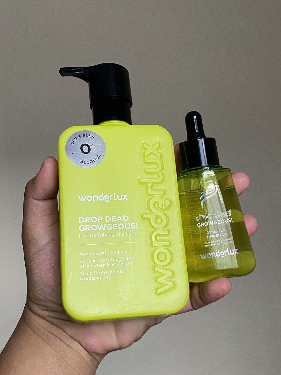 Rambut panjang gini, perawatannya juga harus extra yapp pasti rawan rontok.. 

tapi gak masalah karena tiap habis keramas selalu pakai hair serum🤫⤵️

Aku cuma spill ke kalian aja jangan bilang siapa2 yah☺️