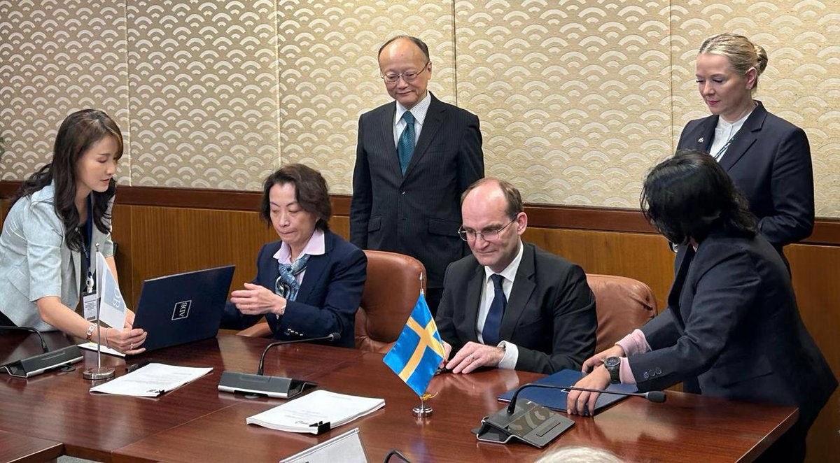 Sweden in Asia Pacific (@swedeninap) on Twitter photo Sweden through <a href="/Sida/">Sida</a> has issued a US$200 million climate guarantee to <a href="/ADB_HQ/">Asian Development Bank</a> that will enable the bank to lend up to US$900 million to countries in Asia and the Pacific for sustainable investments that reduce climate impact, increase adaptation and promote poverty reduction. Sweden through <a href="/Sida/">Sida</a> has issued a US$200 million climate guarantee to <a href="/ADB_HQ/">Asian Development Bank</a> that will enable the bank to lend up to US$900 million to countries in Asia and the Pacific for sustainable investments that reduce climate impact, increase adaptation and promote poverty reduction.