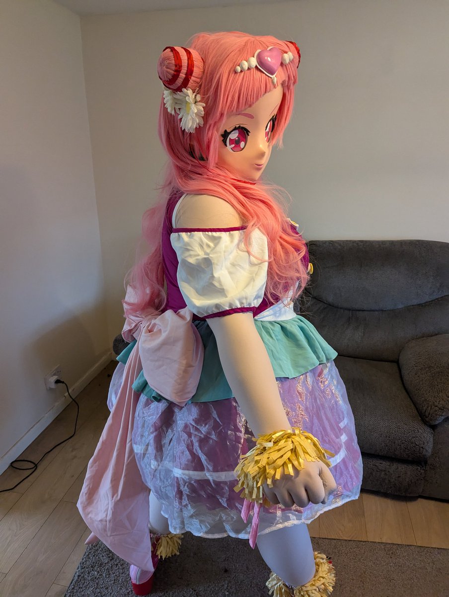 GUYS!!!!! GOOD MORNING!!!! Hooray! Hooray! I finally got everything I needed to cosplay yell again and omg ive missed kigging as her so much 💖💖💖💖
👗etsy.com/uk/shop/Heathe…
👠 fm-anime.com
📸 <a href="/KarmaKig/">Kurikan</a> &amp; <a href="/MurasakiYuna/">Yuna Murasaki</a>
⚠️Unofficial Costume