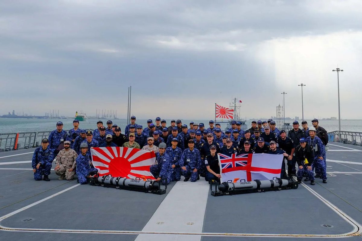 NavyLookout's tweet image. In the absence of the RFA support ship...

RN mine warfare @RN_MTXG, Divers @RN_DTXG and Royal Marines embarked on 🇯🇵Japanese support ship JS Bungo for International Mine Warfare Exercise #IMX2025 in the Gulf. A great opportunity to share tactics, techniques and procedures.…