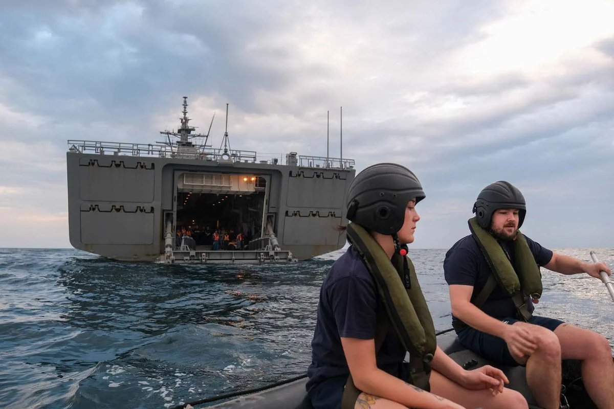 NavyLookout's tweet image. In the absence of the RFA support ship...

RN mine warfare @RN_MTXG, Divers @RN_DTXG and Royal Marines embarked on 🇯🇵Japanese support ship JS Bungo for International Mine Warfare Exercise #IMX2025 in the Gulf. A great opportunity to share tactics, techniques and procedures.…