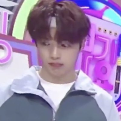 #새프로필사진
시무룩미녀기와 시무룩냠냠이의 콜라보🐳