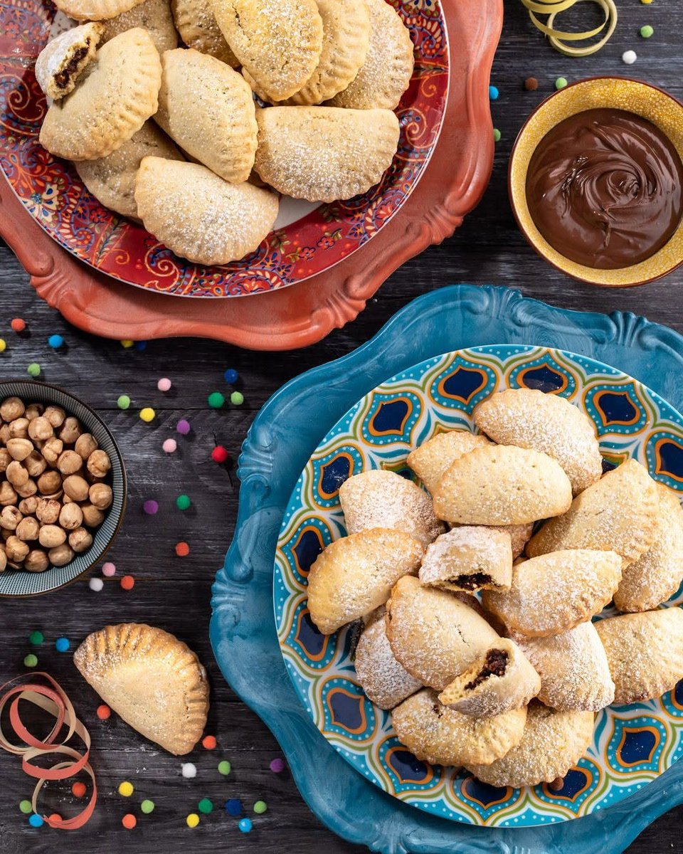 Italian Carnival sweets are a celebration of flavors that vary across regions.🧁 In various areas of the country, the typical are Ravioli Dolci: delicious filled pastries. Have you ever tried them?

📷 IG soniaperonaci
 
#italiait #ministeroturismo #discoveritaly #EatIT