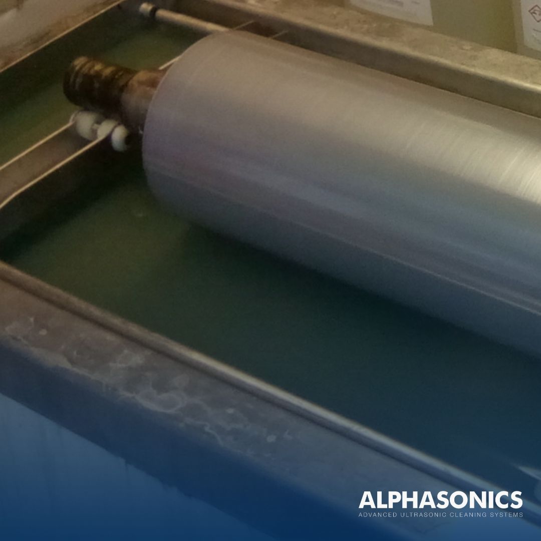 Print pros trust ultrasonic cleaning! Even tiny ink buildup can ruin quality. Our systems remove ink, coatings &amp; adhesives for longer-lasting rollers &amp; less downtime. Comment for results!  #PrintIndustry #Flexography #LabelPrinting #AniloxCleaning #QualityControl #Madeinbritain