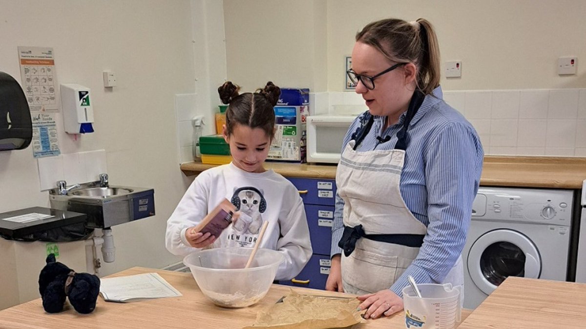 A new baking group by a Senior Occupational Therapist at Black Country Healthcare NHS aims to improve relationships with food. 🍰👩‍🍳

This 10-week course helps children with ARFID explore food groups and enjoy recipes. 

Find out more: ow.ly/iceZ50V6PPi

#EDAW #ARFID