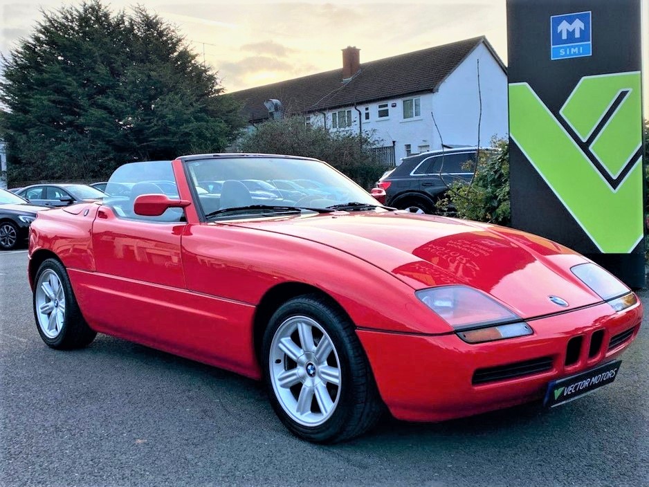 CarzoneIE's tweet image. The Z1 was the first of BMW's line of Z series roadsters and sported an innovative design that still draws crowds three decades on.
Check this one out for sale on Carzone ➡️carzone.ie/used-cars/bmw/…
#BMW #BMWZ1 #ClassicCar
