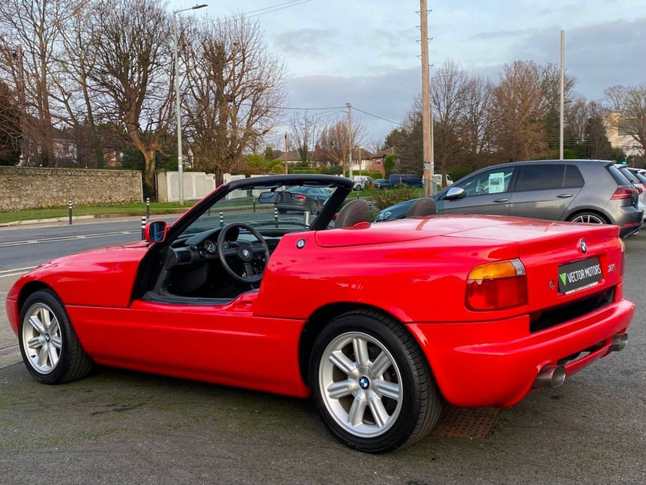 CarzoneIE's tweet image. The Z1 was the first of BMW's line of Z series roadsters and sported an innovative design that still draws crowds three decades on.
Check this one out for sale on Carzone ➡️carzone.ie/used-cars/bmw/…
#BMW #BMWZ1 #ClassicCar