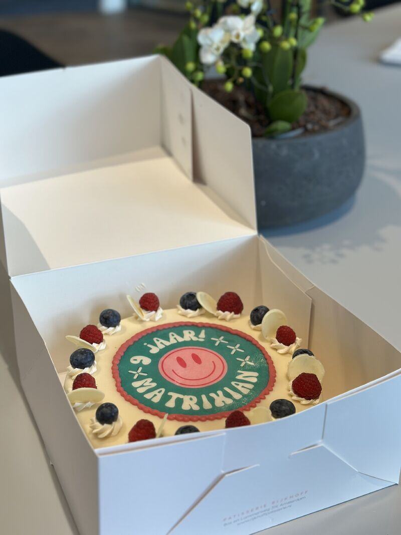 🎉 𝟗 𝐣𝐚𝐚𝐫 𝐌𝐚𝐭𝐫𝐢𝐱𝐢𝐚𝐧! 🎉

Vandaag vieren we alweer ons 9-jarig bestaan en dat betekent natuurlijk taart!

Trots op alles wat we in de afgelopen jaren hebben bereikt, samen met ons geweldige team, klanten en partners. Op naar de 10! 🚀

#matrixian #9jaar #opnaarde10